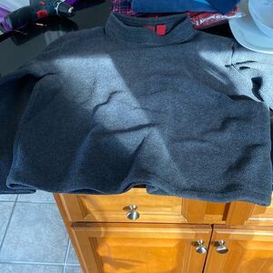 Al size l 80% poly 20% Rehan, gray, long sleeve fleece